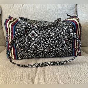 White paisley Vera Bradley duffle